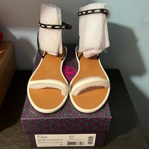 Tory Burch
Ankle-Strap Jelly Sandal, Ivory/Tory Navy